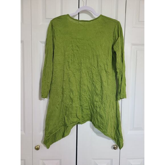 Pleats collection small women's green 3/4 sleeve tunic - Picture 2 of 5
